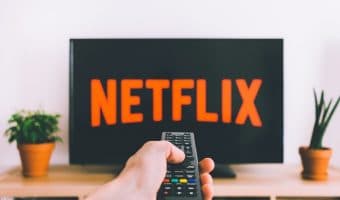Nonton Netflix Sambil Belajar Bahasa Inggris? Ini Tipsnya!