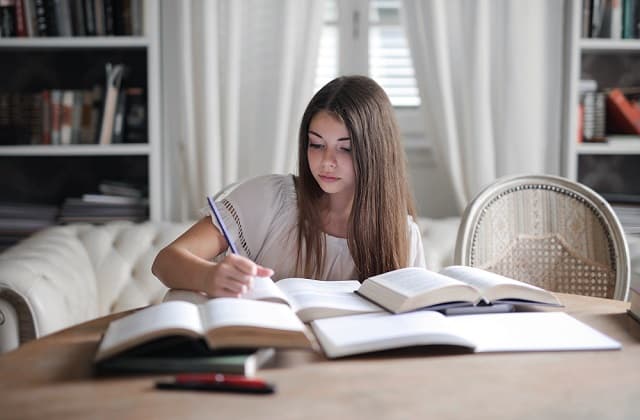 Belajar Tenses dan Dasarnya untuk Meningkatkan Skill Bahasa Inggris