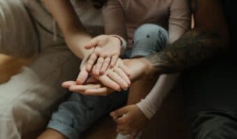 Possessive Pronoun: Definisi, Contoh kalimat, dan Penggunaan