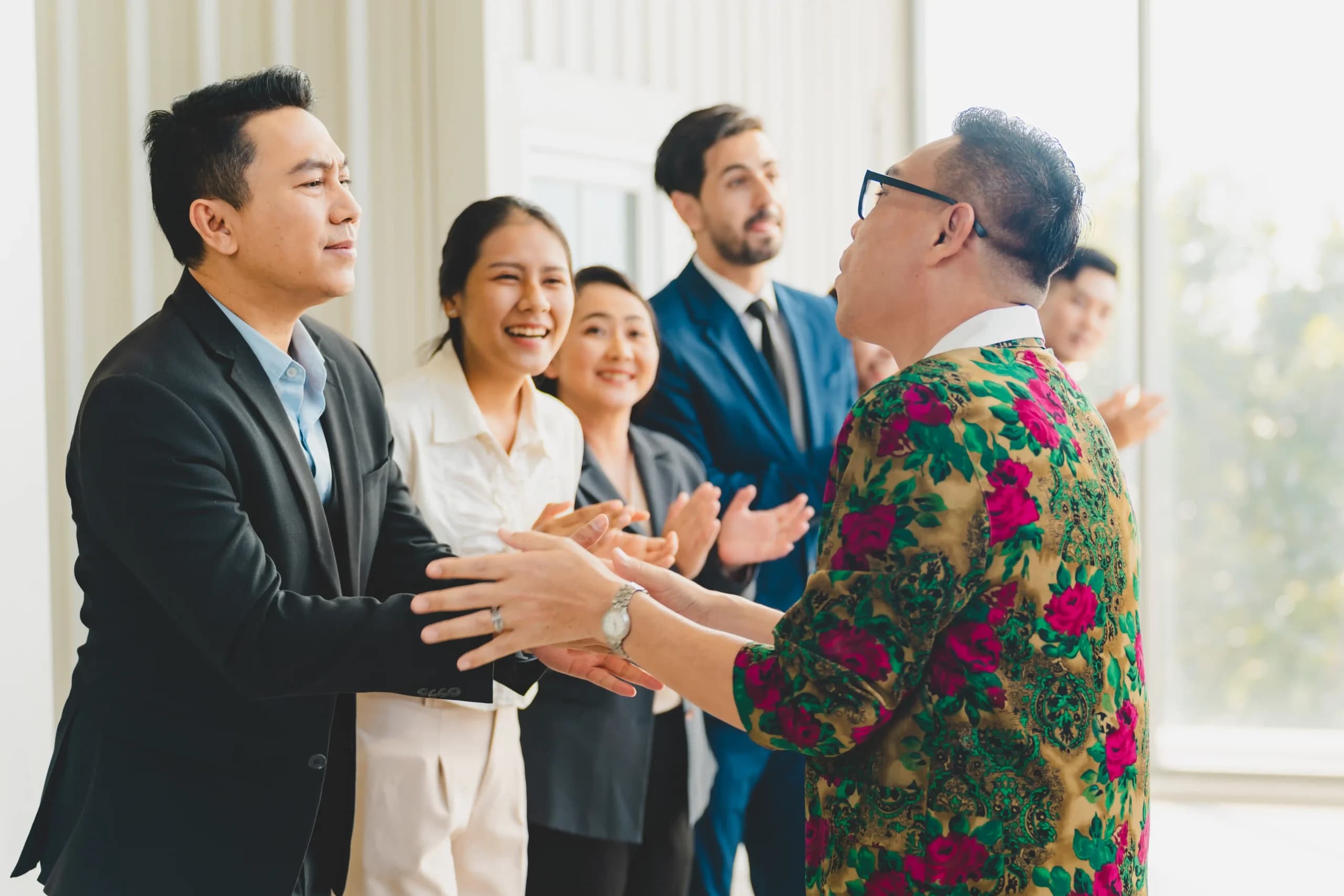 Sukses di Usia Muda: Cara Memperluas Networking dengan Belajar Bahasa Inggris