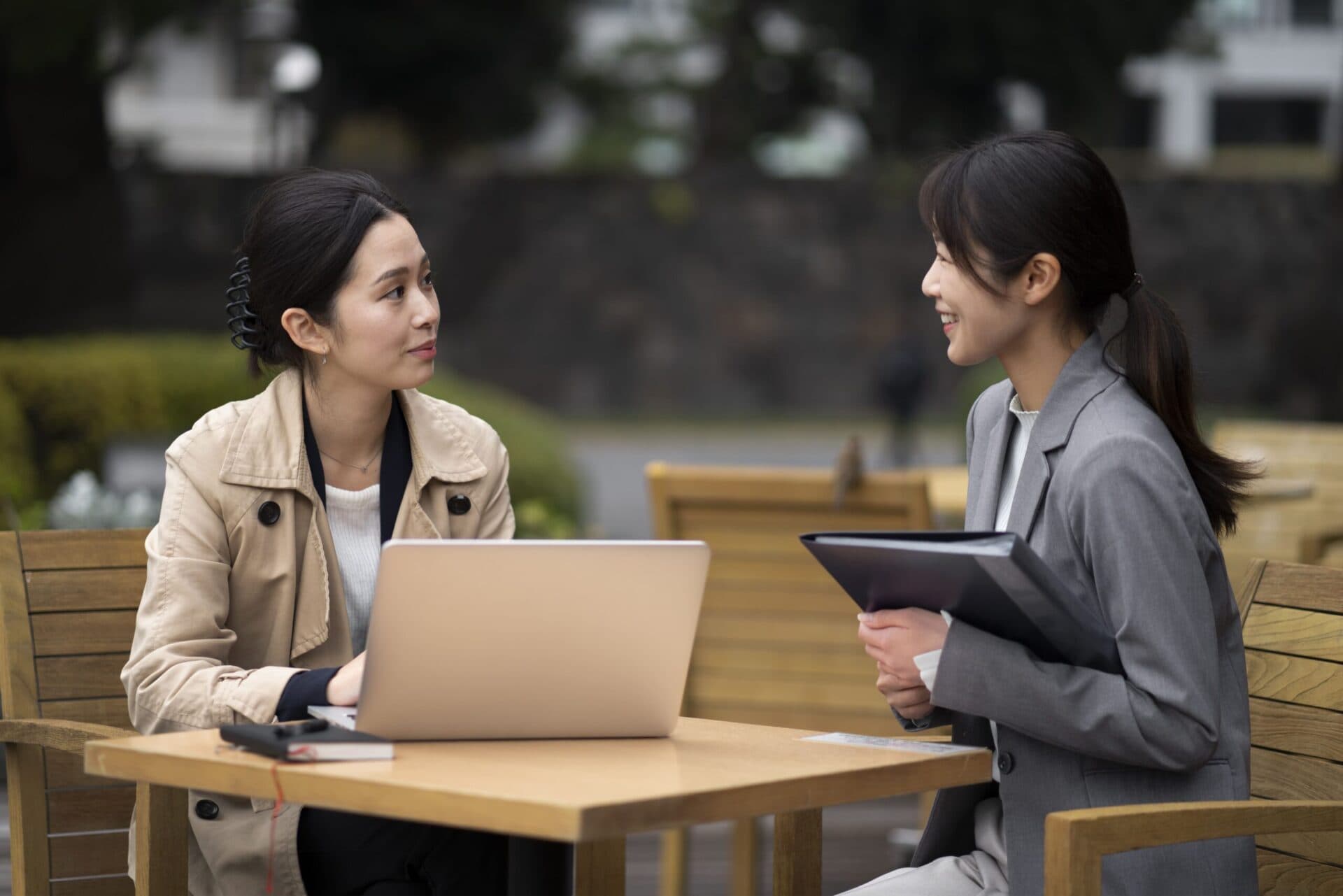 Dengarkan dan Tindak Lanjut: Cara Wall Street English Mengelola Feedback dari Siswa